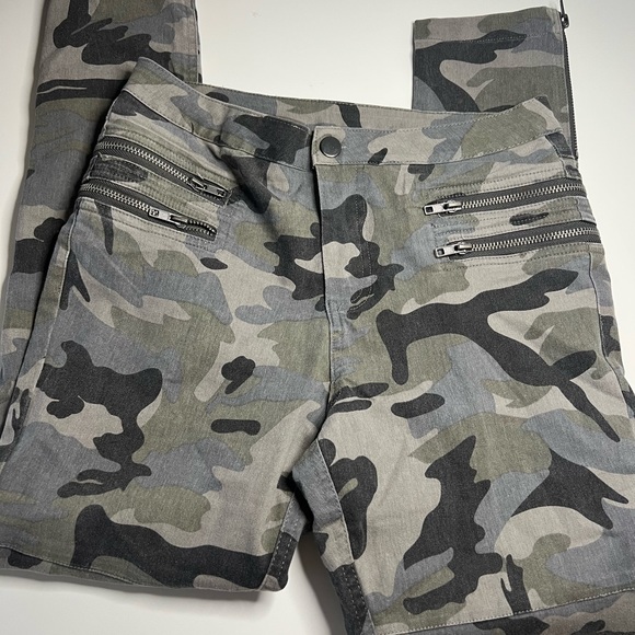 Umgee camo moto pants. - Picture 4 of 4